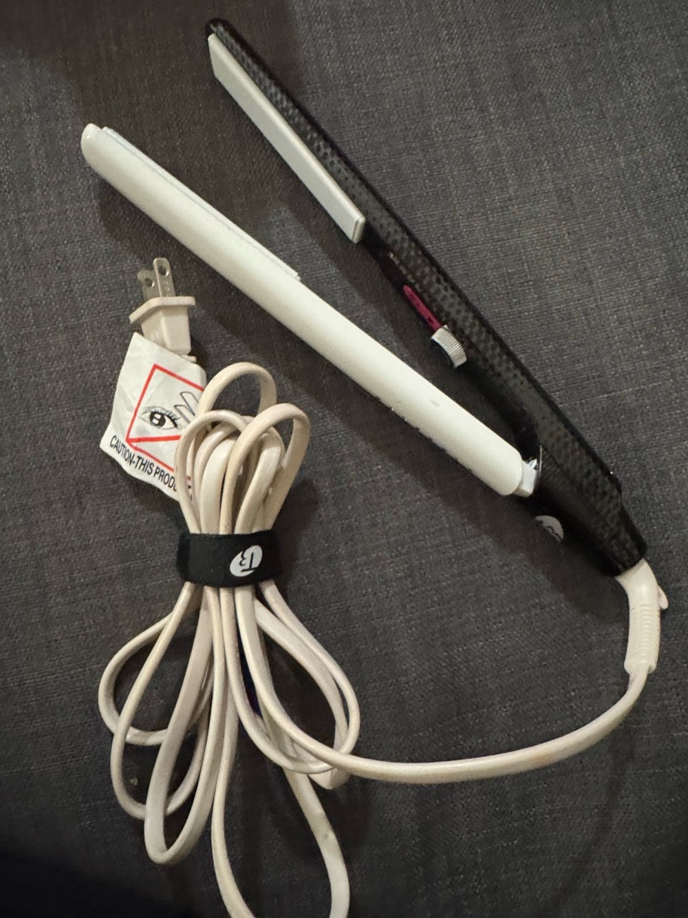 T3 SinglePass Professional Straightening Styling Iron Ceramic Model 73500